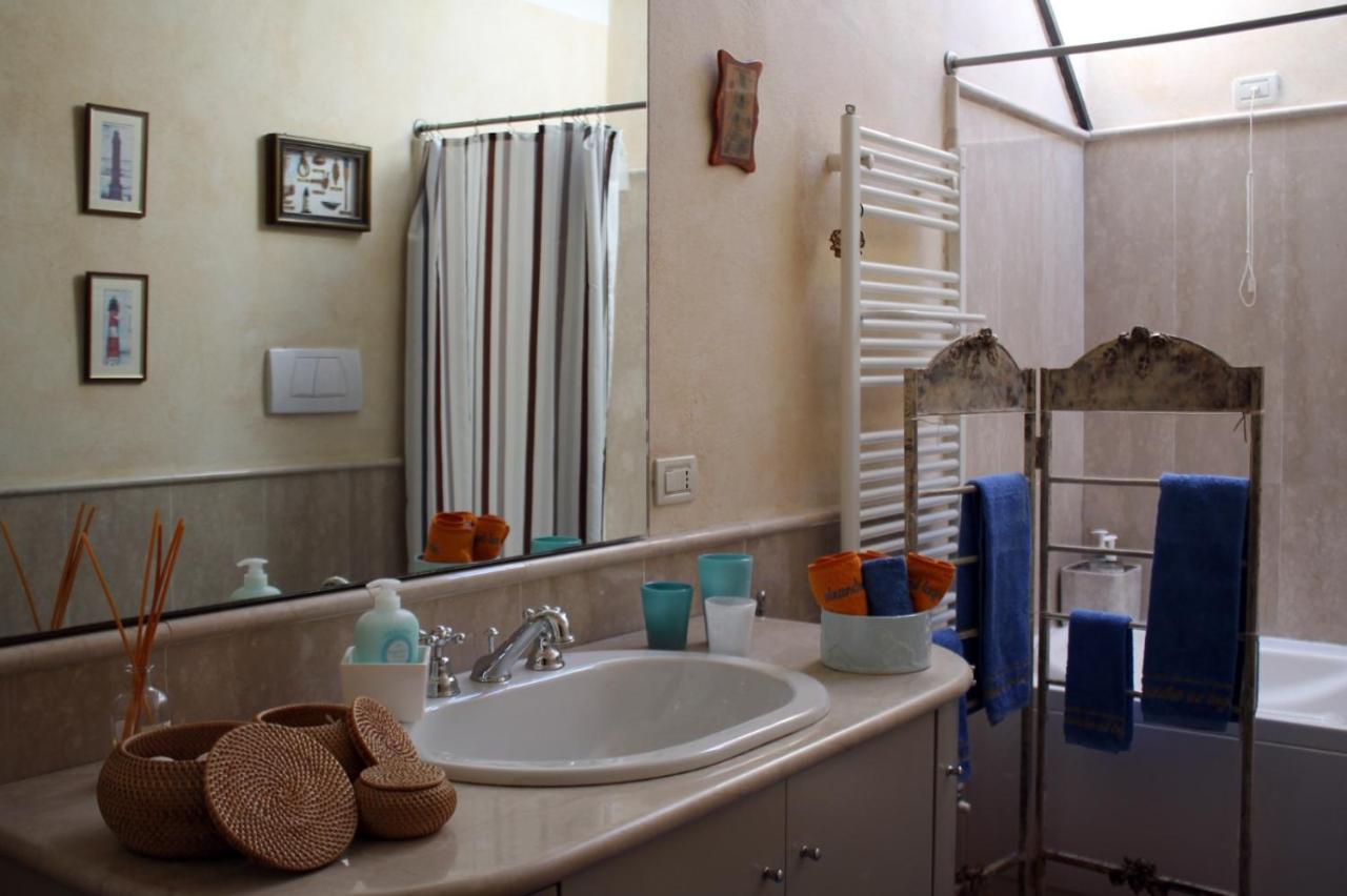 L'Oleandro Sul Lago D'Iseo B&B Sulzano Exteriör bild