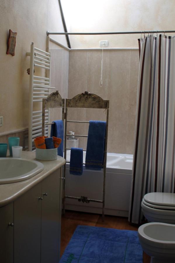 L'Oleandro Sul Lago D'Iseo B&B Sulzano Exteriör bild
